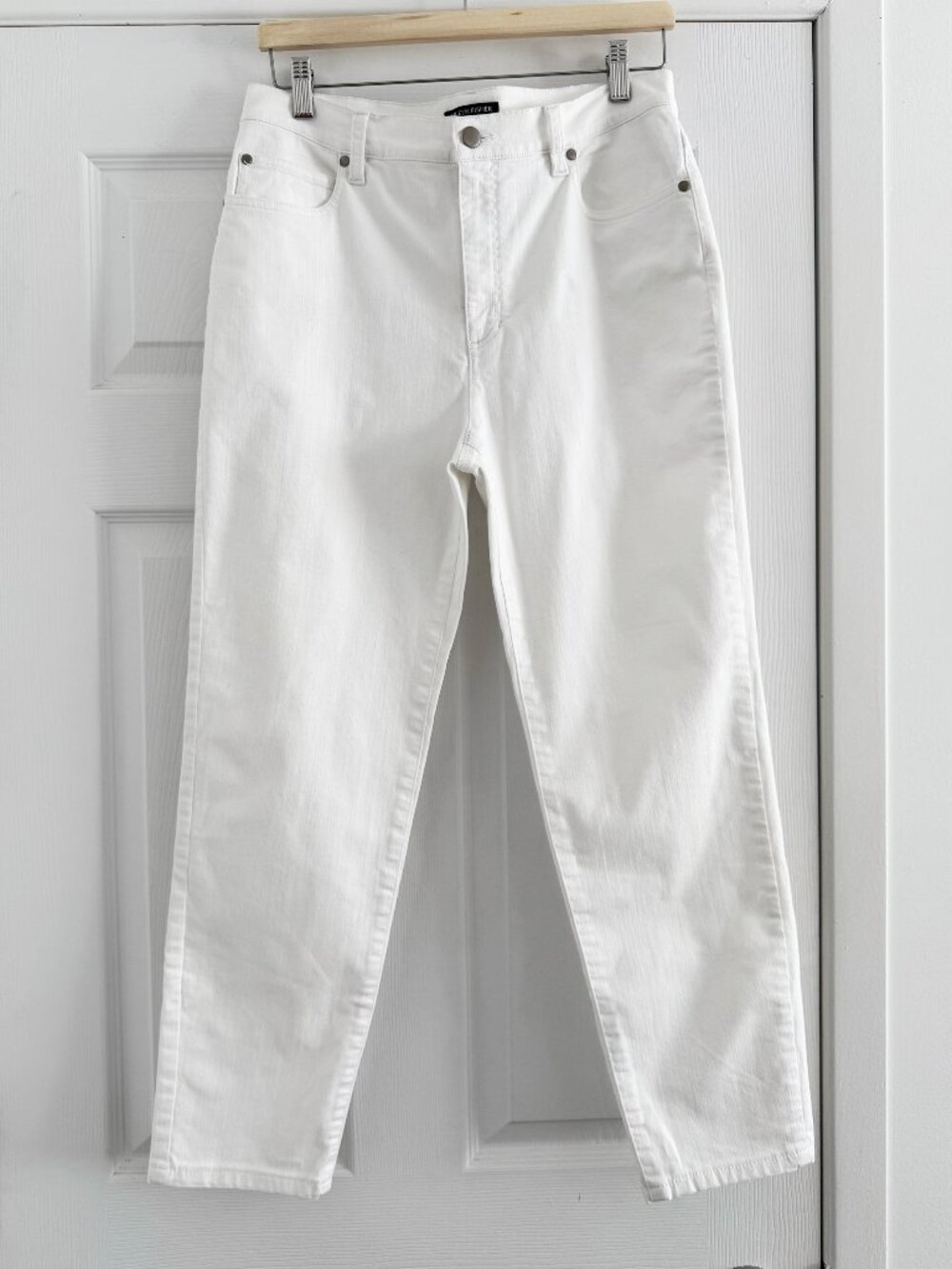 Eileen Fisher Cropped Jeans in White, size Small *HEMMED*